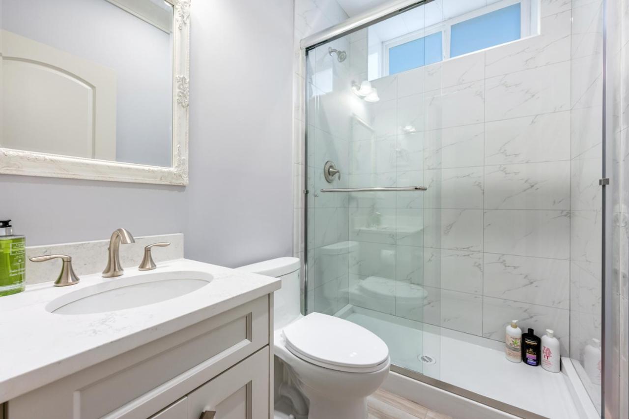 Vancouver Haven: Luxurious Private Bedroom Near Attractions Kültér fotó